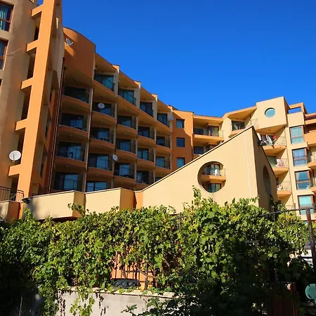 Appartement Menada Amadeus 1 *