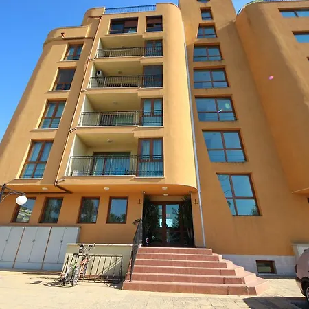 Appartement Menada Amadeus 1 *