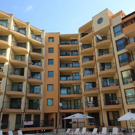 Menada Amadeus 1 Apartman Napospart