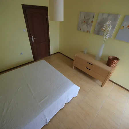Menada Amadeus 1 Apartman Napospart