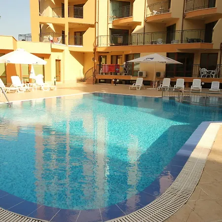 Menada Amadeus 1 Apartman *